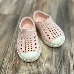Native Kids Pink slip on shoes - LIKE NEW